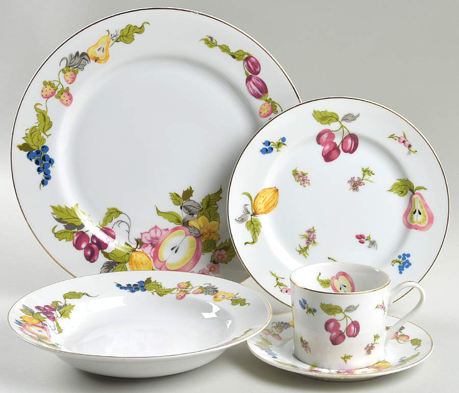 Garden of Eden 5 Piece Place Setting by Georges Briard-1