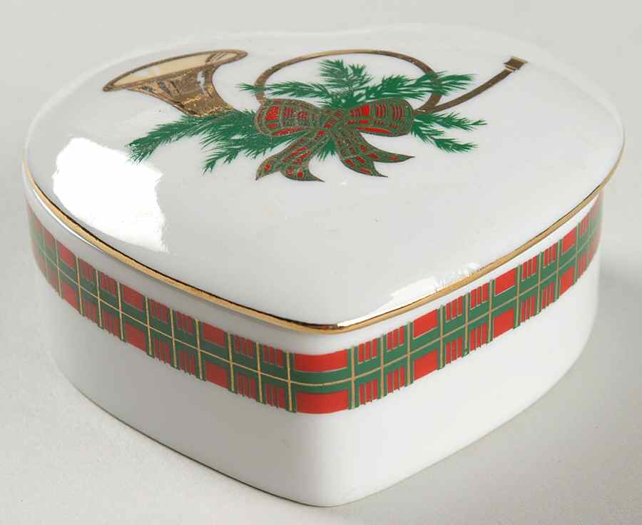 The Hunt Heart Shape Box & Lid by Georges Briard-1