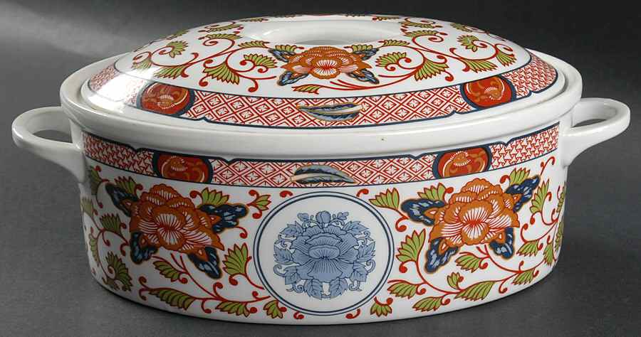 Peony 2 Quart Oval Covered Casserole by Georges Briard-1