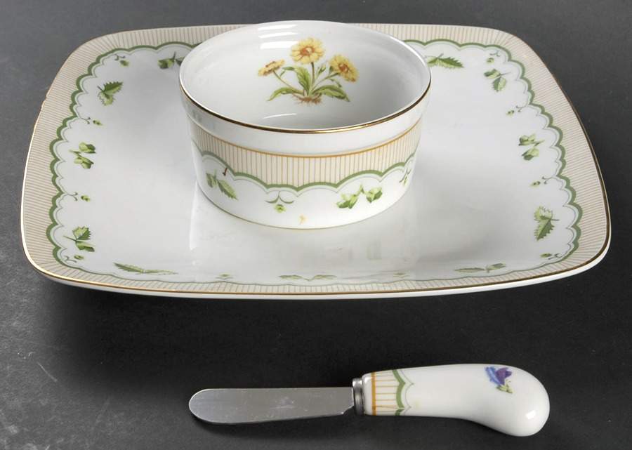 Victorian Gardens 1 Piece Chip/Dip W/Spreader by Georges Briard-1