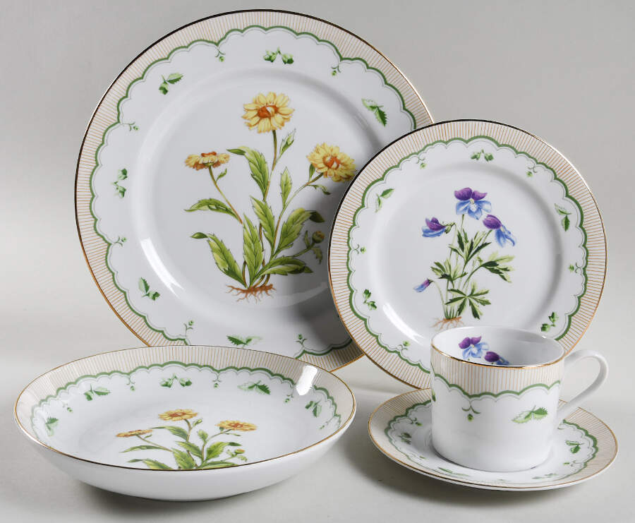 Victorian Gardens 5 Piece Place Setting by Georges Briard-1