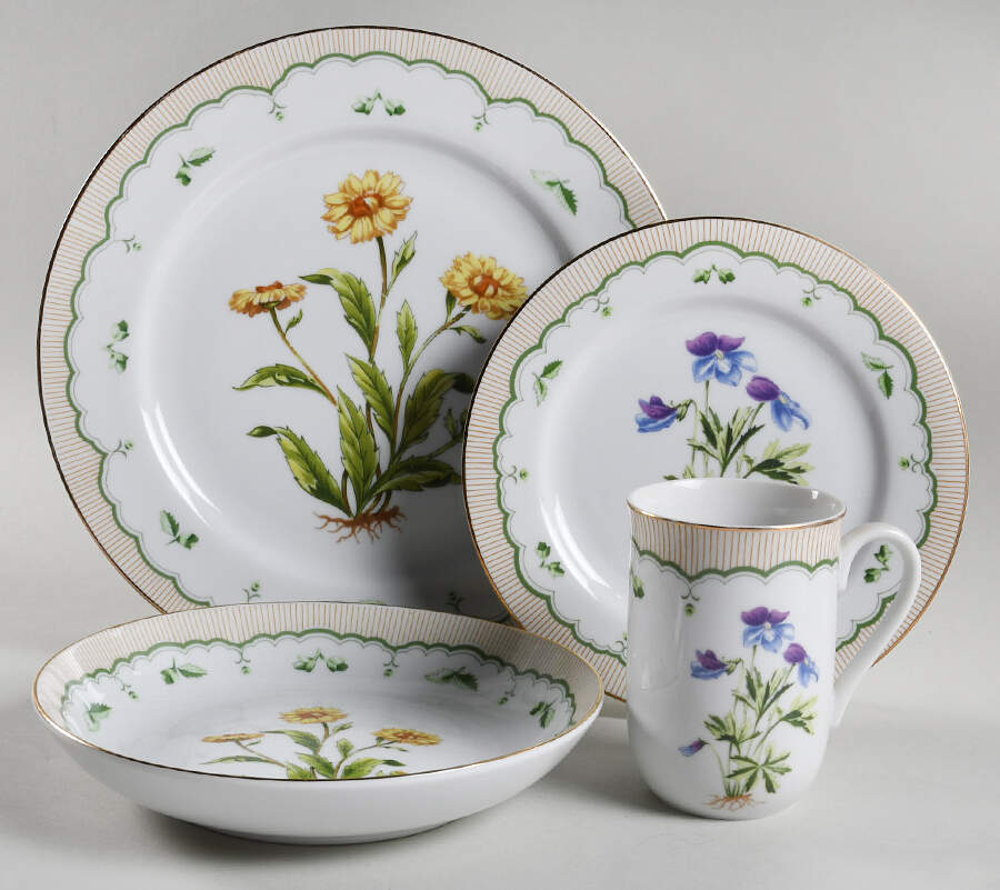 Victorian Gardens 4 Piece Place Setting by Georges Briard-1