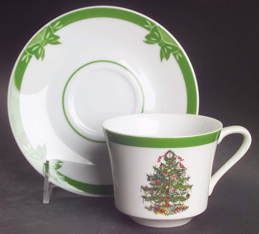 Yule Tide Flat Cup & Saucer Set by Georges Briard-1