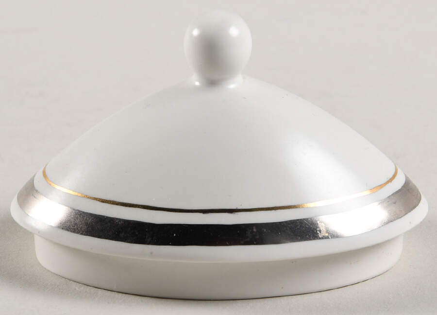 Chantilly Lid for Sugar Bowl by Sascha Brastoff-1