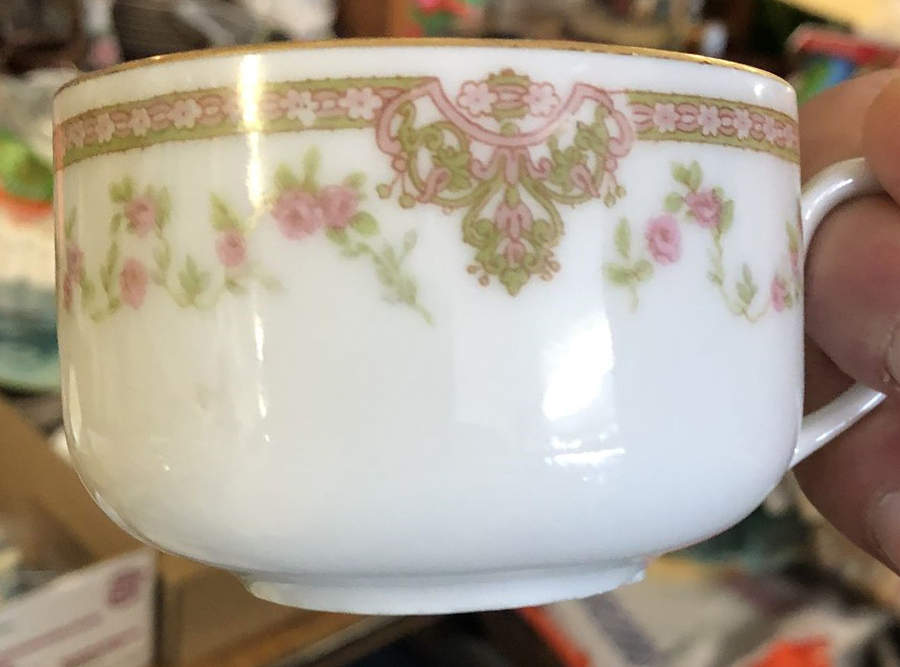 BSS21 Footed Cup by Bassett-1