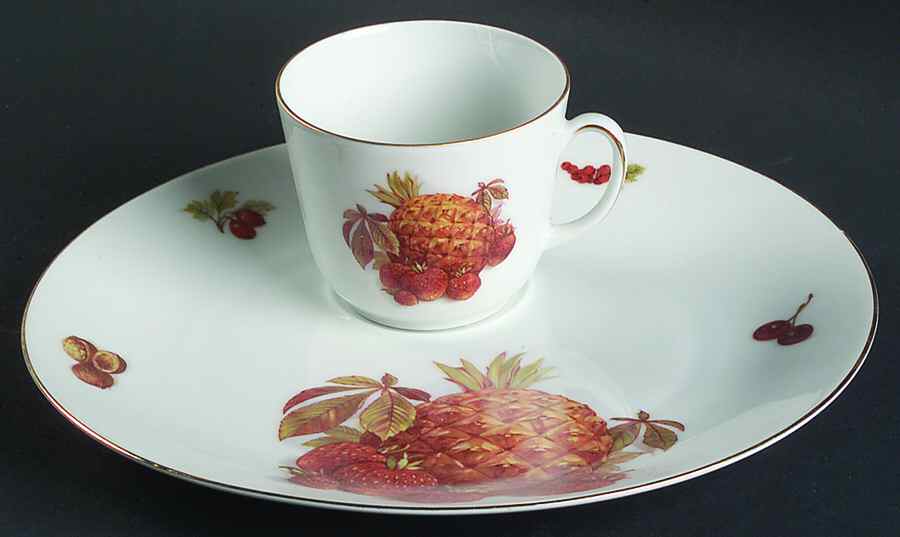 BTH4 (1-16" Gold Trim) Snack Plate & Cup Set by Bareuther & Co-1