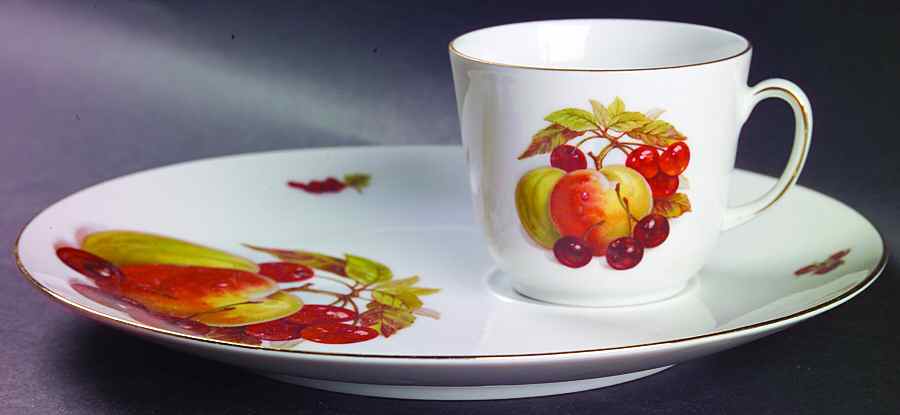 BTH4 (1-16" Gold Trim) Snack Plate & Cup Set by Bareuther & Co-1