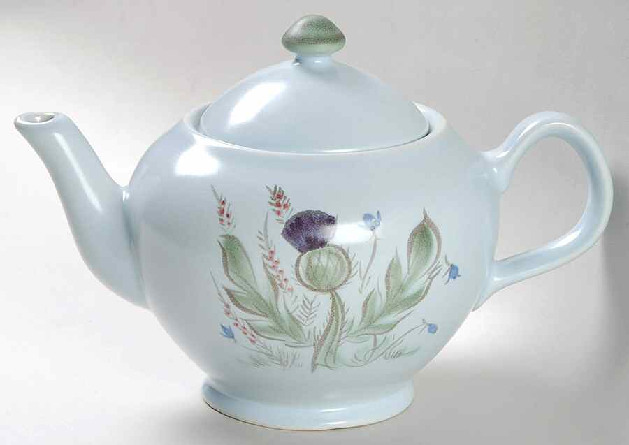 Thistleware Teapot & Lid by Buchan-1