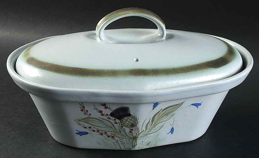 Thistleware 1.25 Quart Oval Covered Casserole by Buchan-1