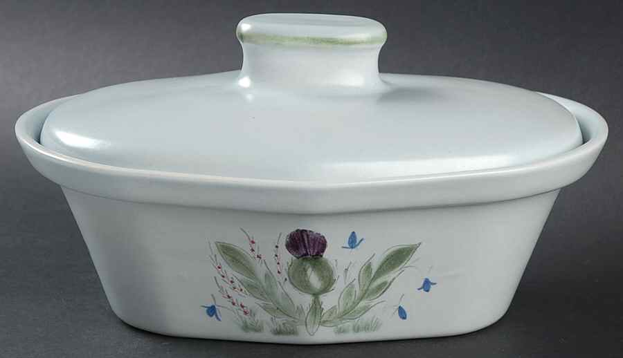 Thistleware 1.25 Qt Oval Covered Casserole by Buchan-1