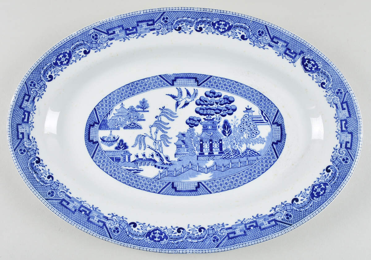 Blue Willow (Non Restaurant, No Trim) 15" Oval Serving Platter by Buffalo Pottery-1