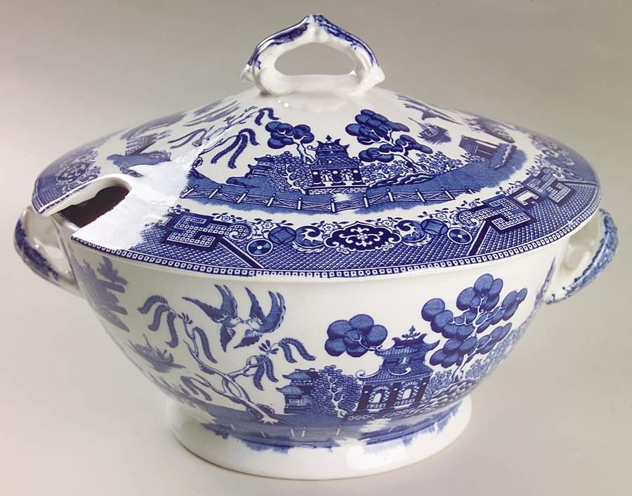 Blue Willow (Non Restaurant, No Trim) Tureen & Lid by Buffalo Pottery-1