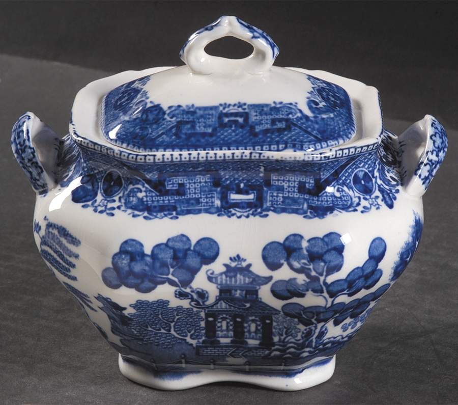 Blue Willow (Non Restaurant, No Trim) Sugar Bowl & Lid by Buffalo Pottery-1