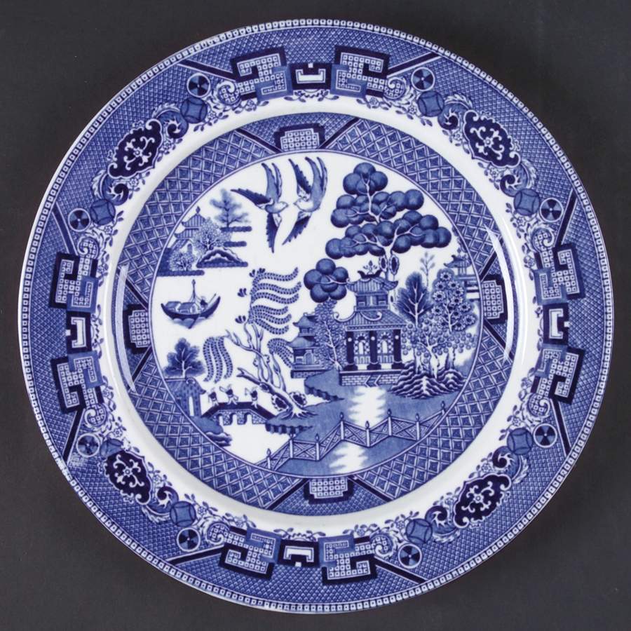 Blue Willow (Non Restaurant, No Trim) Luncheon Plate by Buffalo Pottery-1