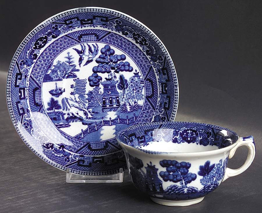 Blue Willow (Non Restaurant, No Trim) Flat Cup & Saucer Set by Buffalo Pottery-1