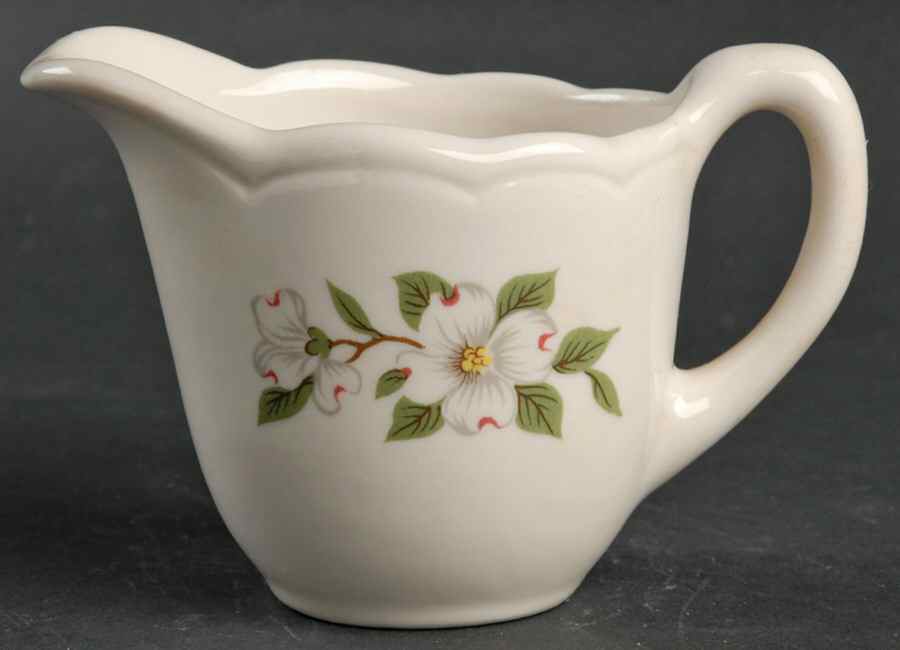 BUF10 Creamer by Buffalo Pottery-1