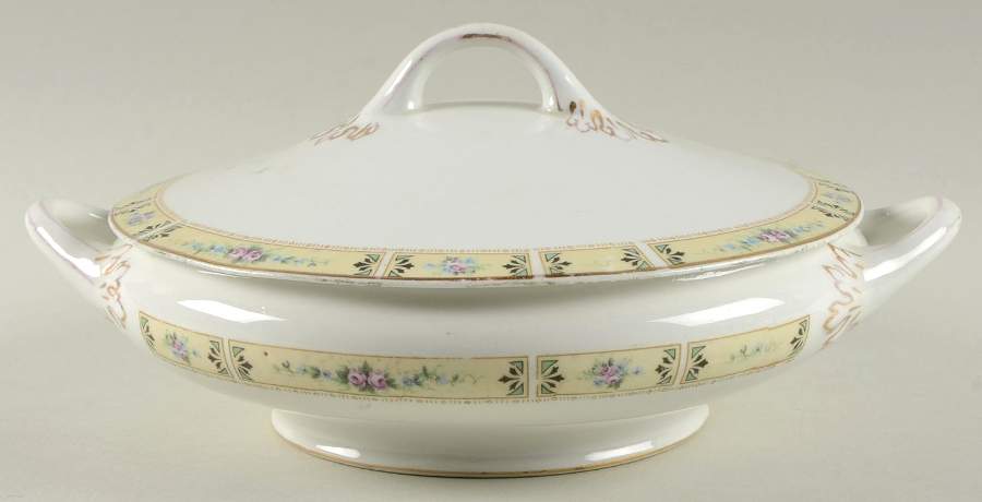BUF11 Round Covered Vegetable by Buffalo Pottery-1