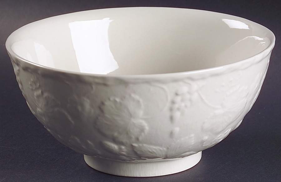 Strawberry and Grape Leaf White (Davenport) 7" Chinese Bowl by Burgess & Leigh-1