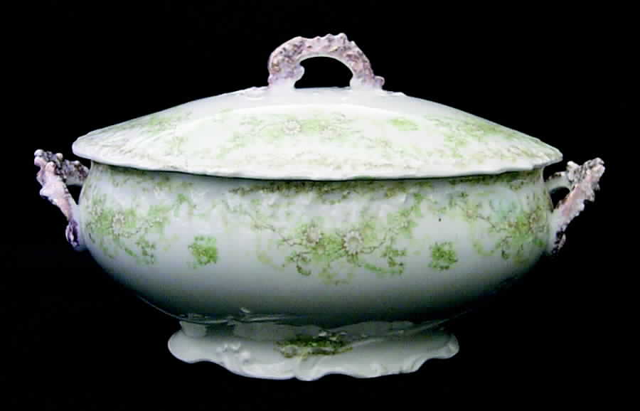 BWD2 Oval Tureen & Lid by Bawo & Dotter-1