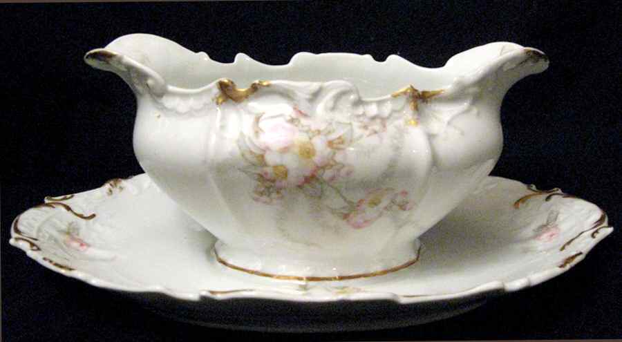 BWD32 Gravy Boat & Underplate by Bawo & Dotter-1