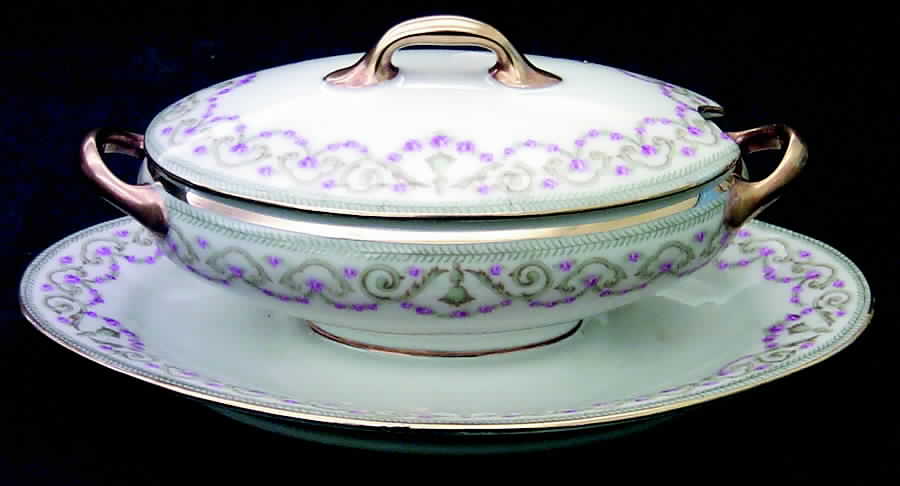 BWD34 Gravy Boat w/Attached Underplate & Lid by Bawo & Dotter-1