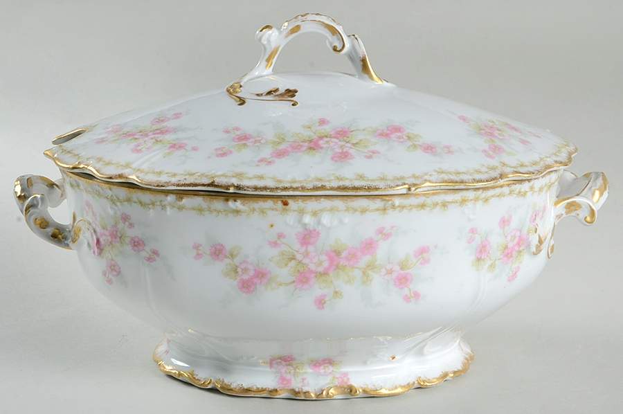 BWD4 Oval Tureen & Lid by Bawo & Dotter-1