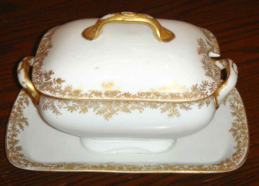 BWD77 Gravy Boat w/Attached Underplate & Lid by Bawo & Dotter-1