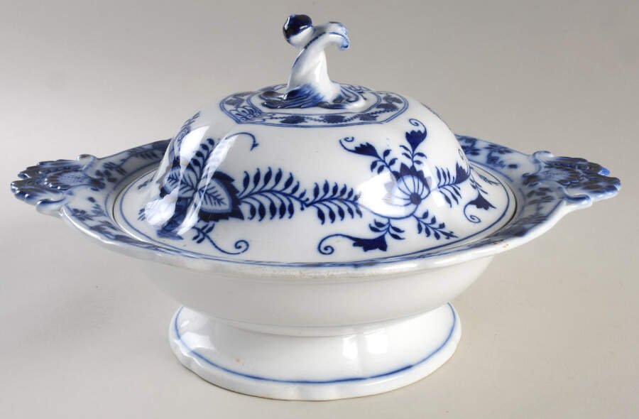 Meissen (Scalloped) Round Covered Vegetable by Brown, Westhead & Moore-1