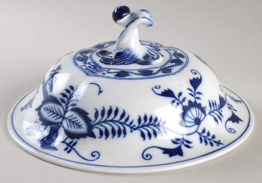 Meissen (Scalloped) Lid for Round Vegetable by Brown, Westhead & Moore-1