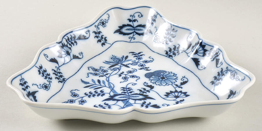 Blue Danube 8" Triangle Candy Dish by Blue Danube (Japan)-1