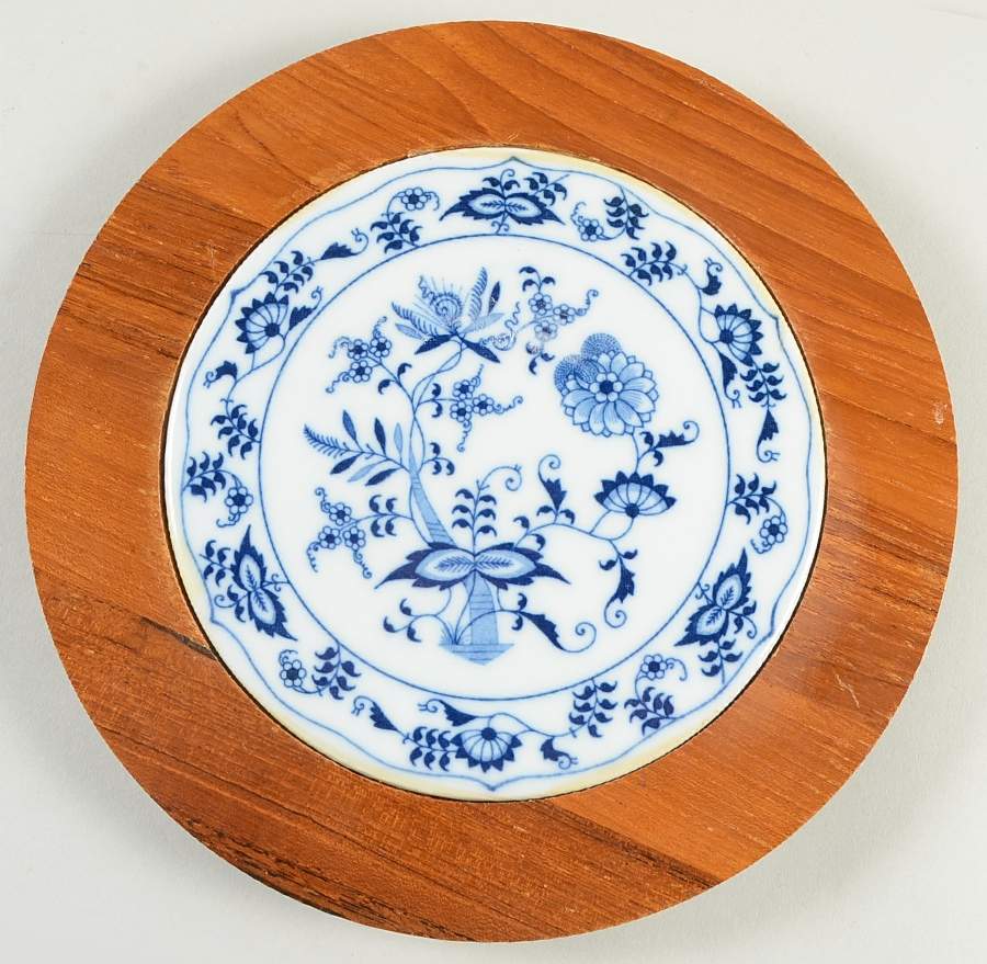 Blue Danube Round Wood Trivet by Blue Danube (Japan)-1