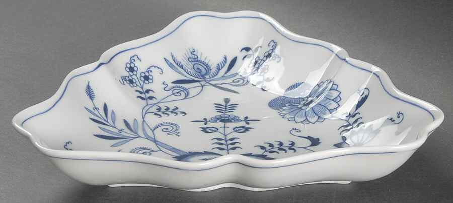 Blue Danube Triangular Vegetable Bowl by Blue Danube (Japan)-1