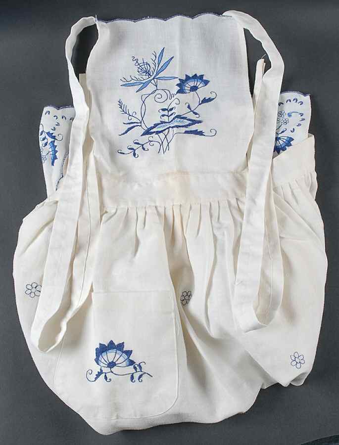 Blue Danube Cloth Kitchen Apron by Blue Danube (Japan)-1