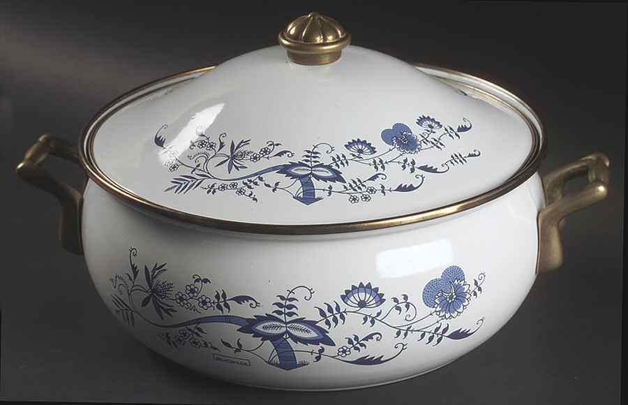 Blue Danube 4 Quart Metal Covered Casserole by Blue Danube (Japan)-1