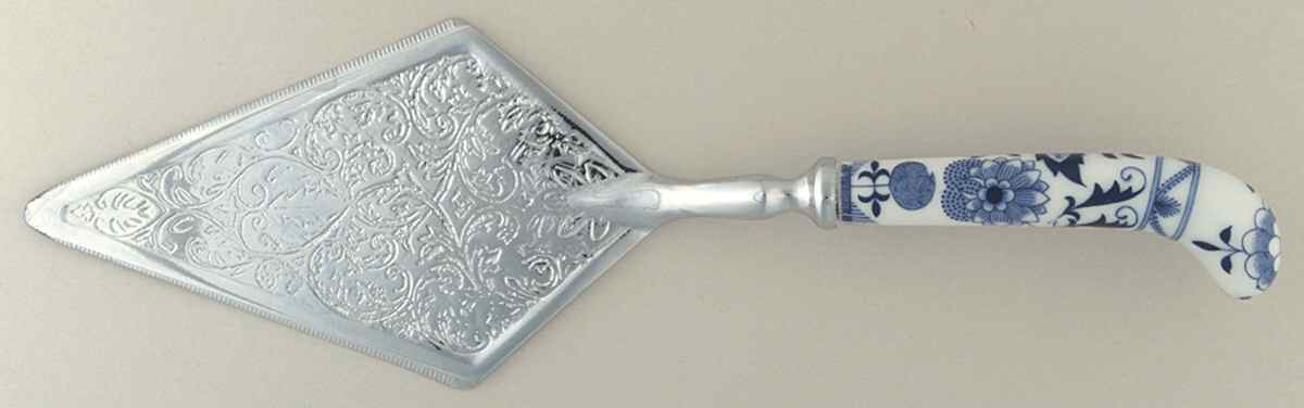 Blue Danube Pie Server with Stainless Blade by Blue Danube (Japan)-1