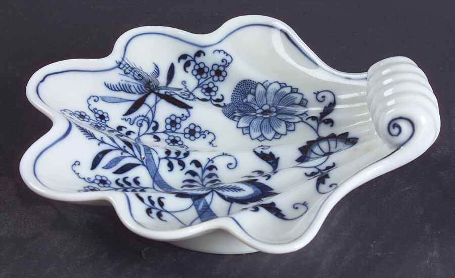 Blue Danube Small Shell Shaped Dish by Blue Danube (Japan)-1