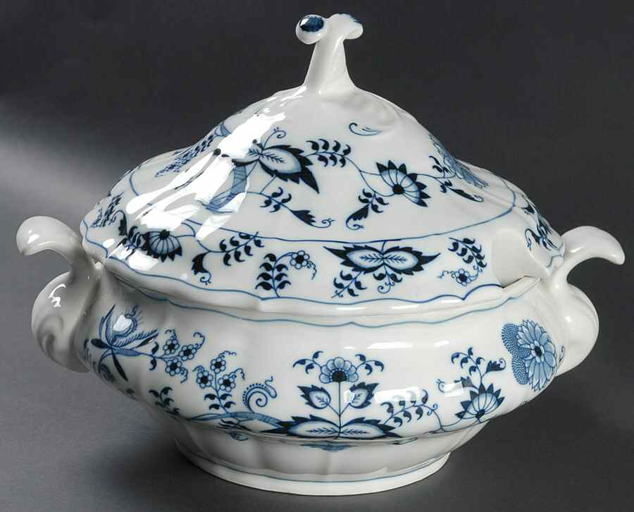 Blue Danube Tureen &  Lid by Blue Danube (Japan)-1