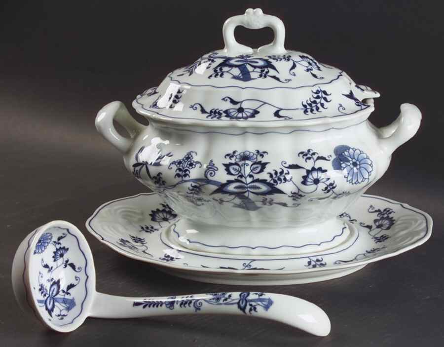 Blue Danube Oval Tureen & Lid w/Ladle & Underplate by Blue Danube (Japan)-1