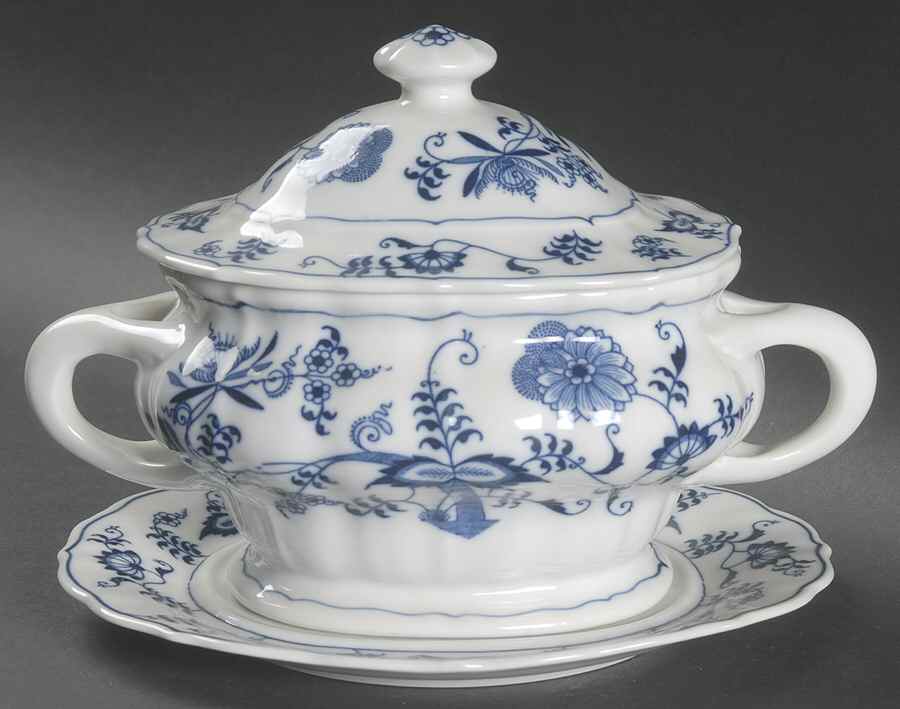 Blue Danube Sauce Boat & Lid with Underplate by Blue Danube (Japan)-1