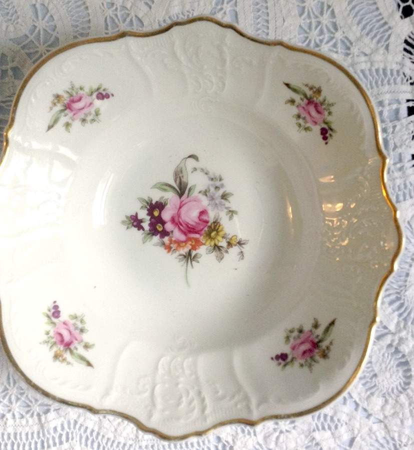 Sonata 9" Round Vegetable Bowl by Thun-1