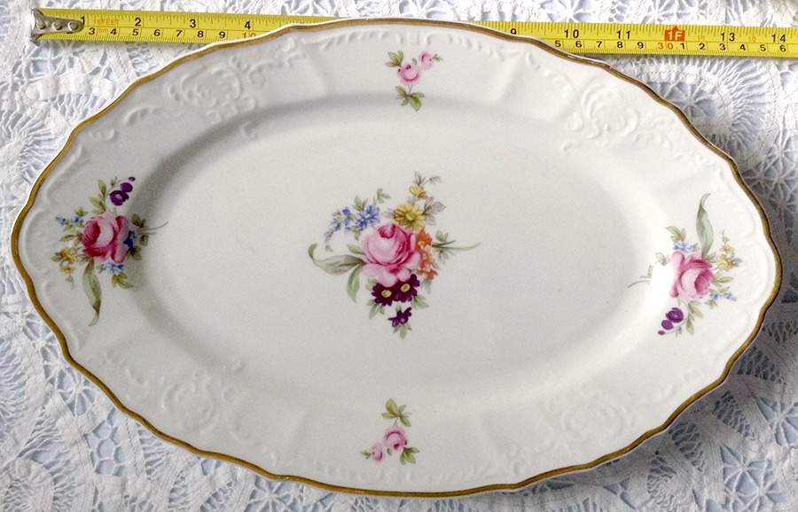 Sonata 14" Oval Serving Platter by Thun-1