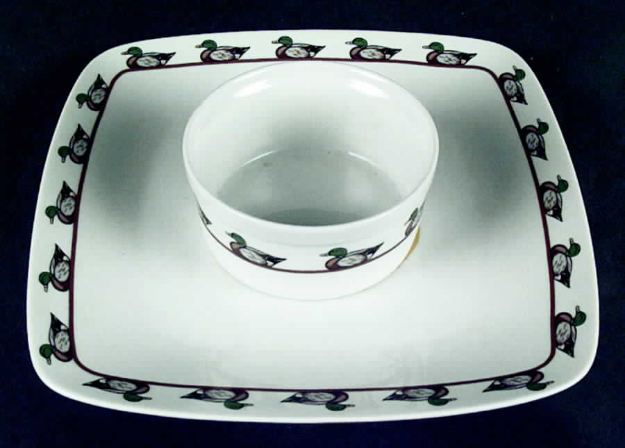 Decoy Gallery 1 Piece Chip & Dip by Georges Briard-1