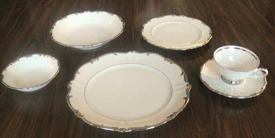 BTH64 Coupe Soup Bowl by Bareuther & Co-1