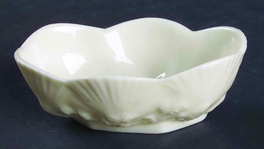 New Shell White Salt Dip by Belleek Pottery (Ireland)-1