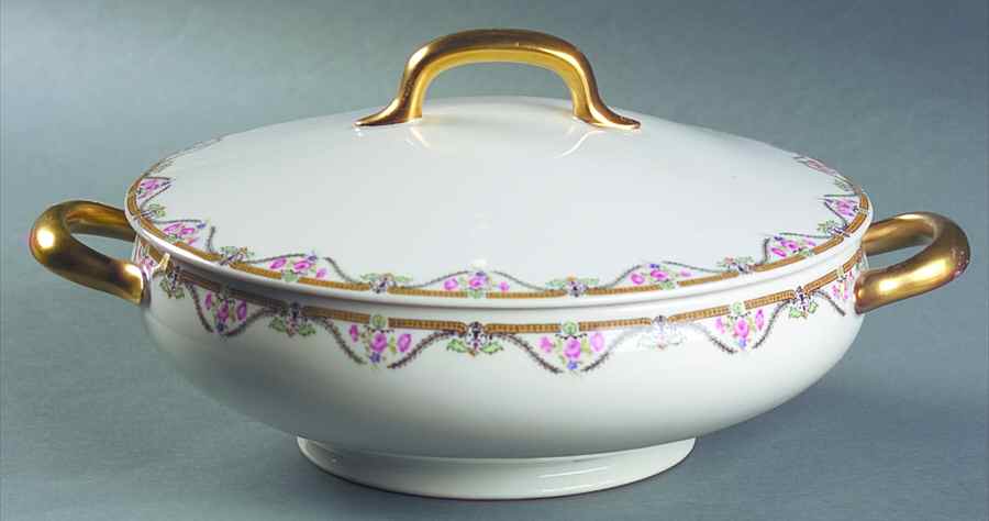 BAL5 Round Covered Vegetable by H Balleroy-1