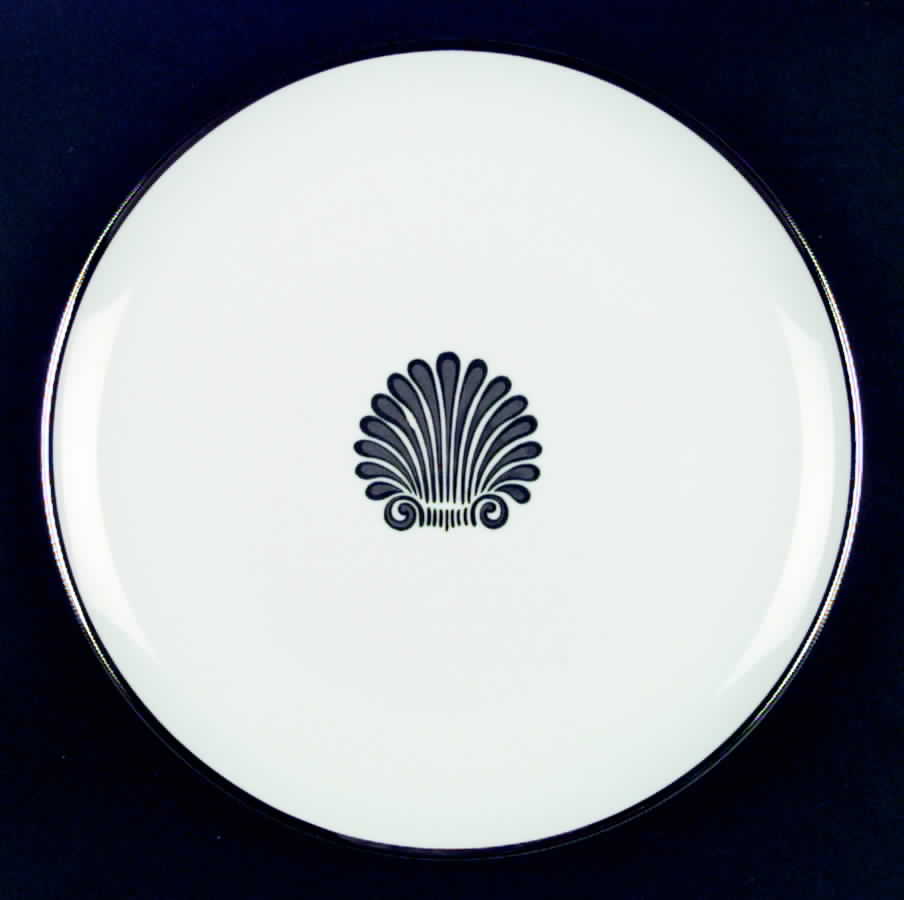 Coquille D'Or Platinum Dinner Plate by Georges Briard-1