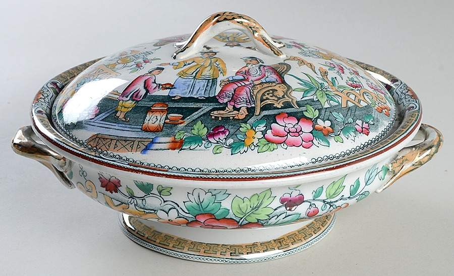 Pekin Round Covered Vegetable by Beech & Hancock-1