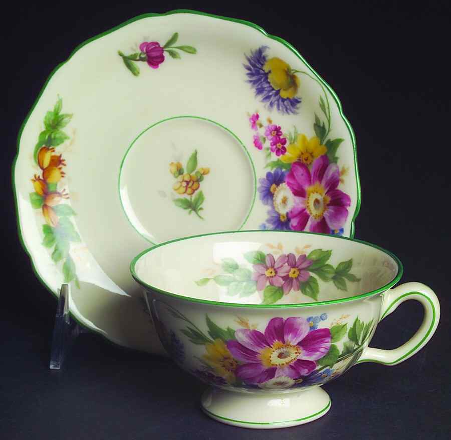 Sorrento Footed Cup & Saucer Set by Black Knight-1