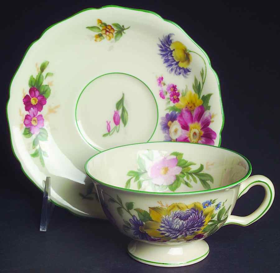 Sorrento Footed Cup & Saucer Set by Black Knight-1