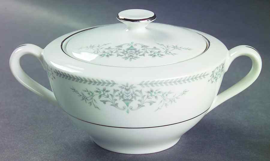 BAI1 Sugar Bowl & Lid by Banbury Inn-1